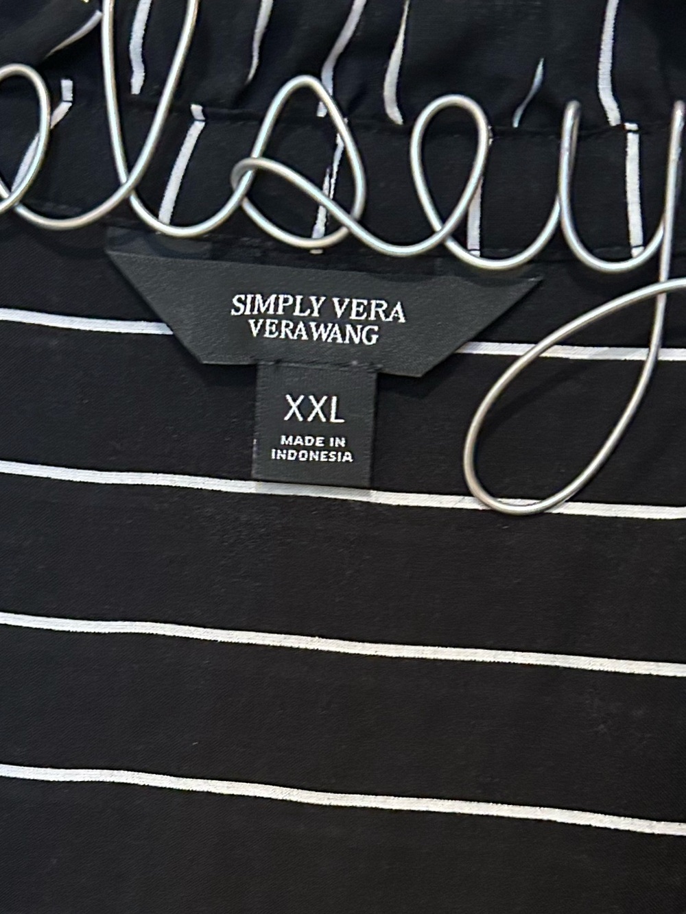 Simply Vera Vera Wang Women's Black Vertical Stripe Button-Down Shirt XXL - Picture 4 of 7